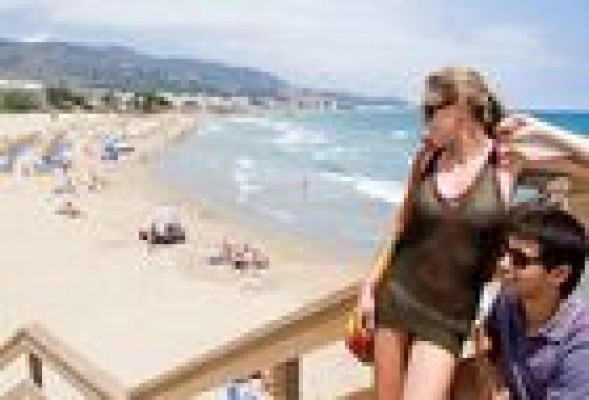 Dónde están y cuánto valen los apartamentos más caros (y más baratos) de la costa valenciana