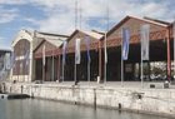 La Marina Real rechazó que el PSPV celebrara allí la Fiesta de la Rosa, donde sí logró 'colarse' Podemos