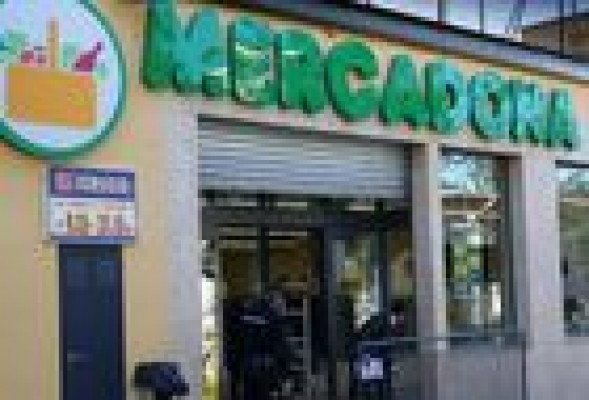 Mercadona, Carrefour y Alcampo, los más baratos según los consumidores
