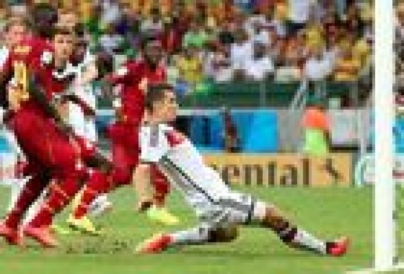 Crónica Alemania 2-2 Ghana: Alemania y Ghana empatan en un choque frenético