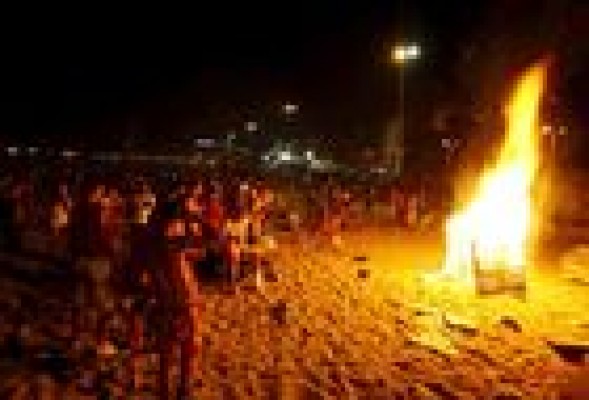 Metrovalencia ofrece servicio ininterrumpido a las playas durante San Juan