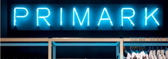 Encuentran un mensaje oculto sobre la explotación laboral en un vestido de Primark