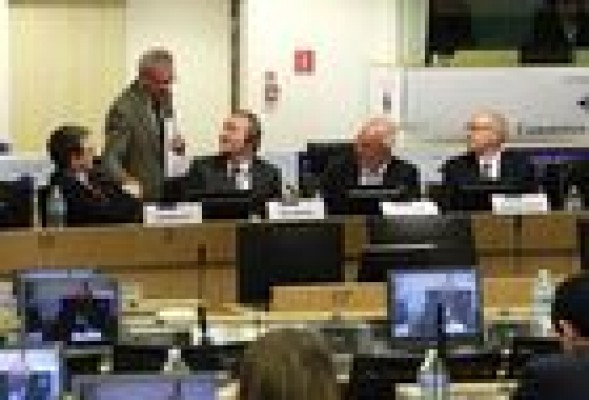Alberto Fabra insiste en Bruselas en que la financiación es 