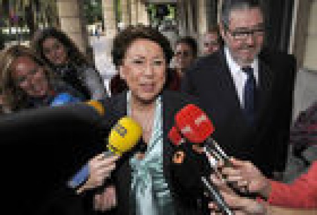 Magdalena Álvarez dimite y acusa al PP de maniobrar y acosar para quitarla del BEI