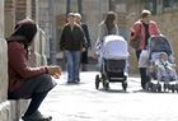 Cáritas denuncia que el 64,9% de hogares valencianos sufre algún tipo de exclusión social