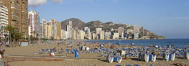 El precio del alquiler de un apartamento en la costa valenciana se incrementa un 184% en verano