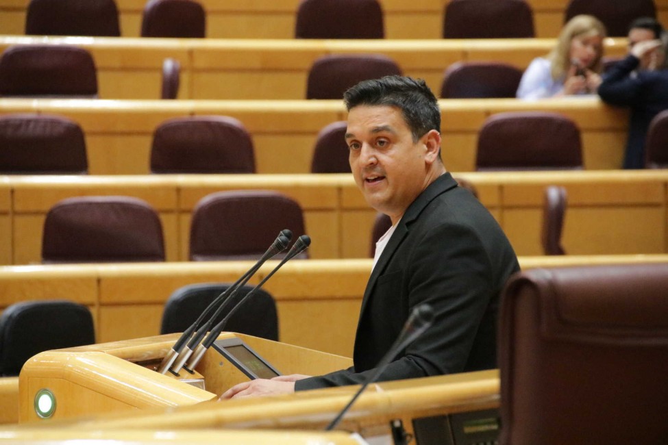 El senador Carles Mulet se interesó por el supuesto caso de agresión homófoba del que las autoridades no tienen constancia. - 