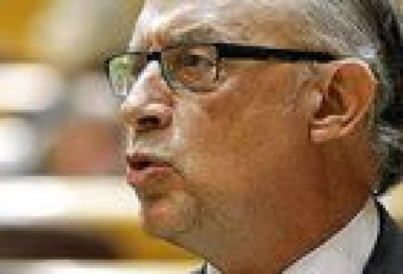 El Gobierno plantea que las autonomías lleguen al equilibrio presupuestario en 2017