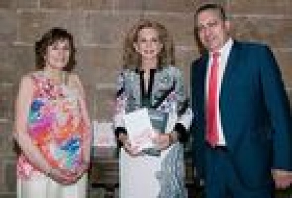Àngels Moreno y Adolfo Alonso Ares reciben los premios 'Ciutat de València'