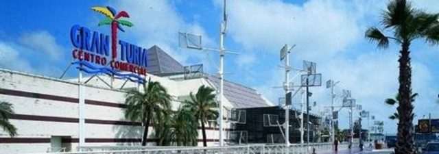 Comerciantes de Gran Turia temen por su futuro si no abren en festivos