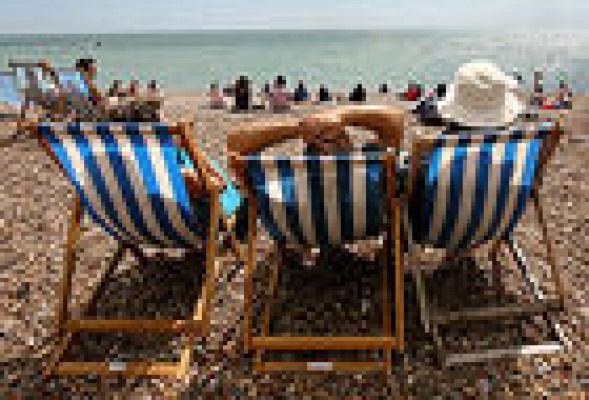 Qué se puede y no se puede hacer en las playas de Valencia. Guía del buen bañista