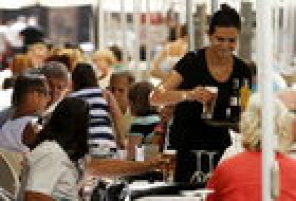 El paro baja en 10.218 personas durante junio en la Comunitat