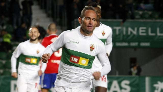  El Elche amarga el debut de Alcaraz