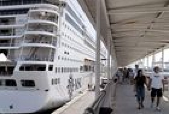 El puerto de valencia pierde un 25% de cruceristas