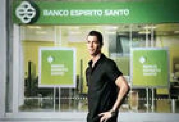 Se agravan los problemas en el 'banco de Cristiano Ronaldo' y sus acciones son suspendidas