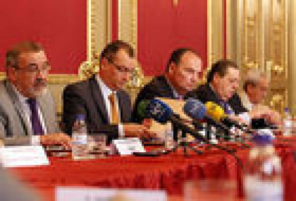 Las patronales buscan forzar un encuentro con Montoro