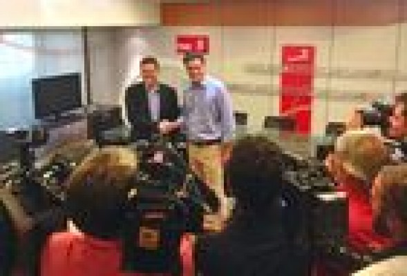 Ximo Puig transmite a Pedro Sánchez su preferencia por retrasar las primarias