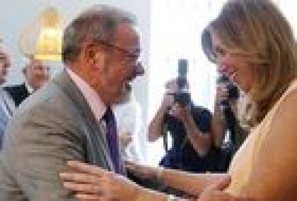 ¡Susana, ayúdanos! La dirigente del PSOE se reune con los empresarios valencianos