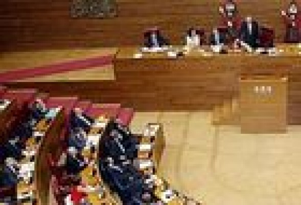 Les Corts constituyen la comisión que estudiará reformas estatutarias