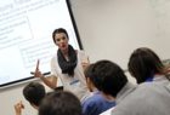 Emprender con armas: grados y másteres universitarios en la Comunitat con los que no lanzarte al vacío