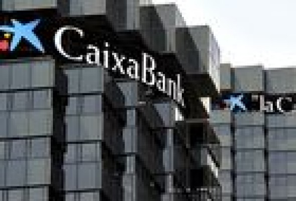 CaixaBank logra un beneficio neto de 305 millones en el primer semestre