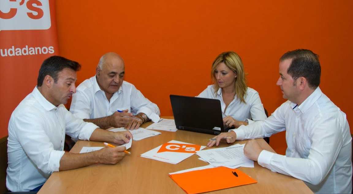 Los cuatro concejales de Cs, José Antonio Zamora, Vicente Vidal, Cristina Gabarda y Manuel Paduraru. - 