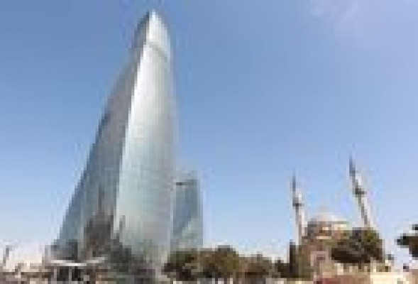 Abrí un libro de Azerbayán y me encontré un caso de corrupción del PP valenciano