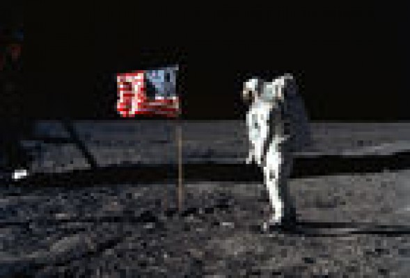 Objetivo: la Luna. Las conspiraciones que niegan que llegamos y otras hierbas