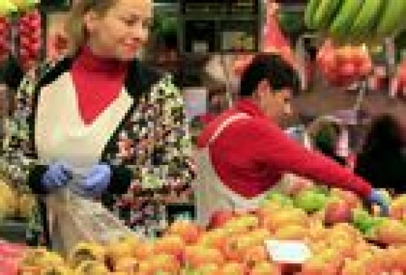 El comercio minorista crea empleo por primera vez en tres años