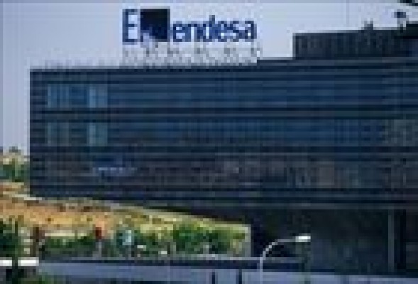 Recortes regulatorios y devaluación lastran un 31% el beneficio de Endesa