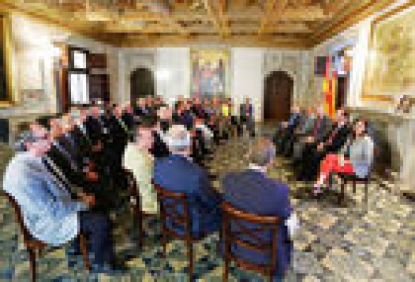 El empresariado amaga con crear un partido autonomista o presionar para refundar el PP
