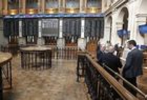 La bolsa sigue atrayendo inversores: la contratación se eleva un 27% hasta junio