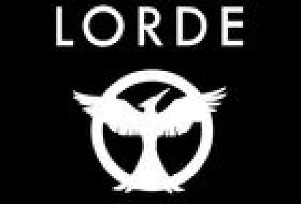 Lorde acepta el reto de realizar la banda sonora de 'Los Juegos del Hambre: Sinsajo'