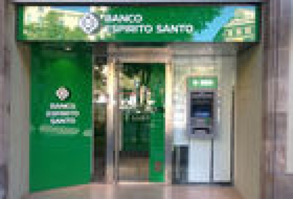 Estampida en los fondos del Espirito Santo: salen 86 millones en julio