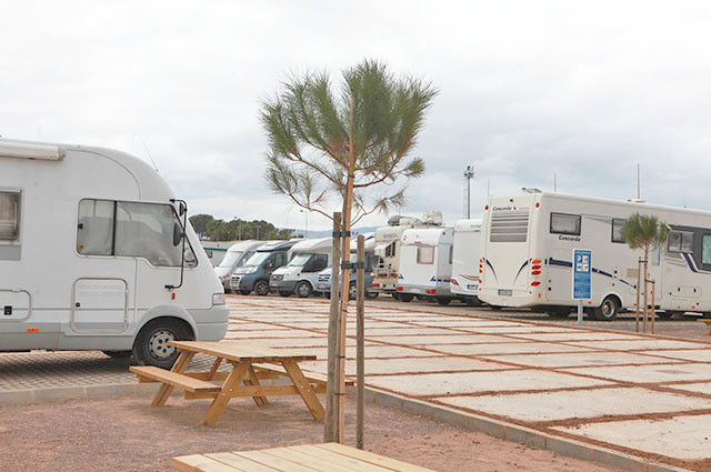 La playa de Nules se abrirá al turismo de autocaravanas con el primer parking privado