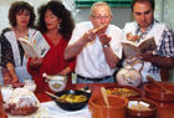 El grupo editorial Bromera prepara una web para la venta de productos valencianos