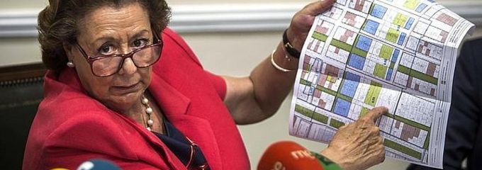 Barberà niega los recortes en l'Almoina