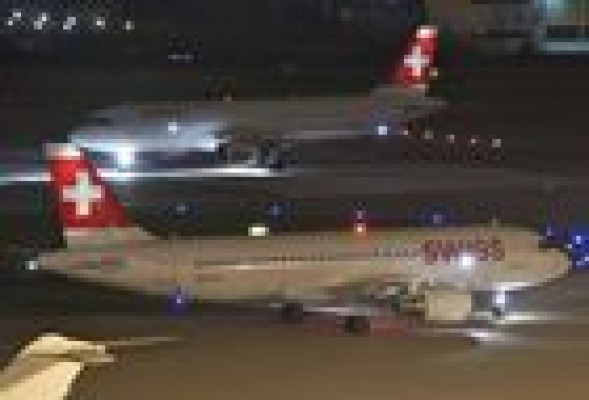Una avería retrasa 17 horas la salida de un vuelo de Swiss de Valencia a Zurich