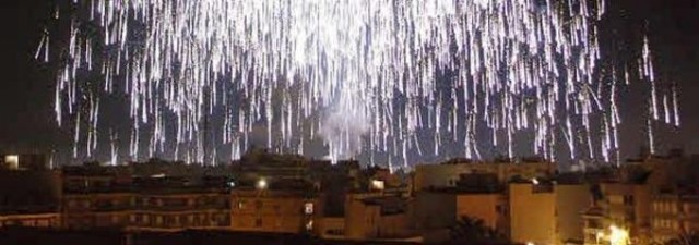 250 palmeras de fuegos artificales compondrán la Nit de l'Alba este miércoles en Elche