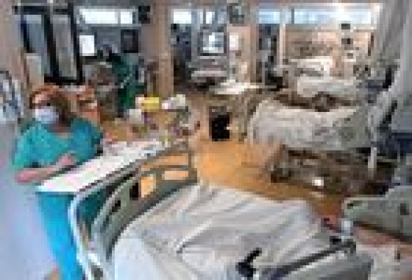 El personal sanitario podrá seguir trabajando tras los 65 años si le falta cotizar o hay carencia de personal