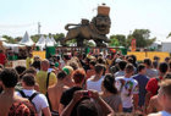 El Rototom se aproxima este martes a jubilados y presos