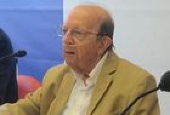 Germà Colón recibe <br />el reconocimiento por <br />su aportación a las lenguas románicas
