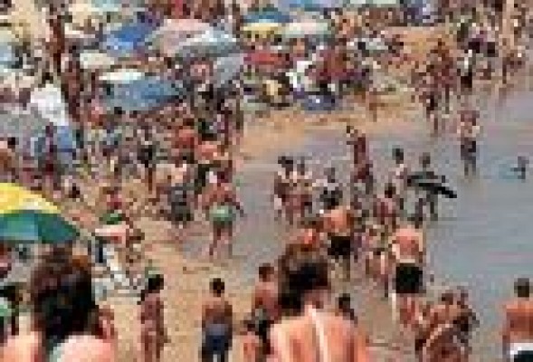 El turismo en máximos históricos: España acogió un 5,9% más de visitantes en el mes de julio