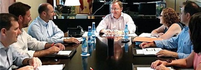 Presupuestos, pagos, déficit y... Montoro: así llega el 'otoño caliente' de Moragues