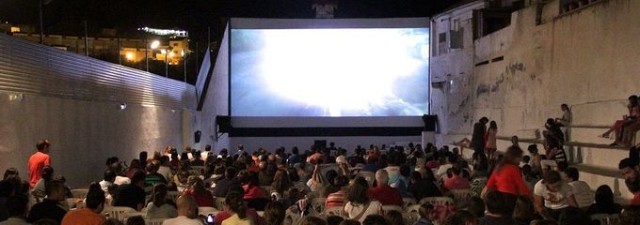 Los cines de verano públicos ahogan a las salas privadas en un mal año