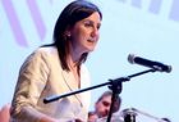 Català amenaza a la AVL con quitarle su presupuesto si no modifica la definición de 'valenciano'