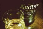 La compañía de whisky escocés Ardbeg crea la primera destilería 
