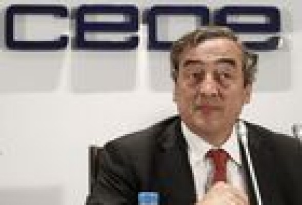 El presidente de la CEOE niega que exista una rebaja salarial en España