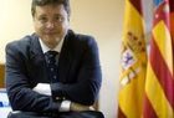El Consell se compromete a reforzar los órganos judiciales con más sobrecarga