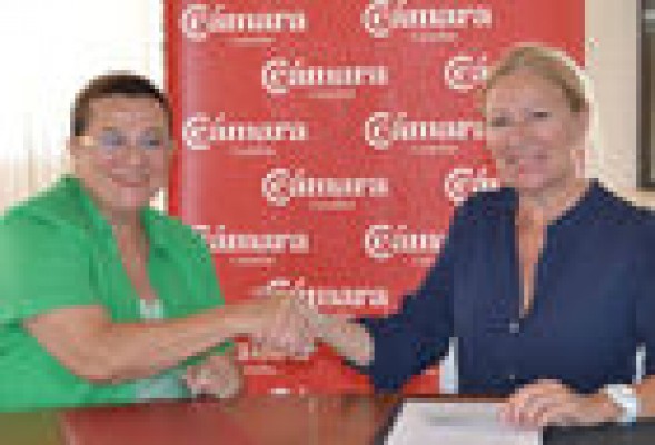La Asociación de Peritos y la Cámara de Castellón firman un convenio para impulsar servicios de calidad y formación 